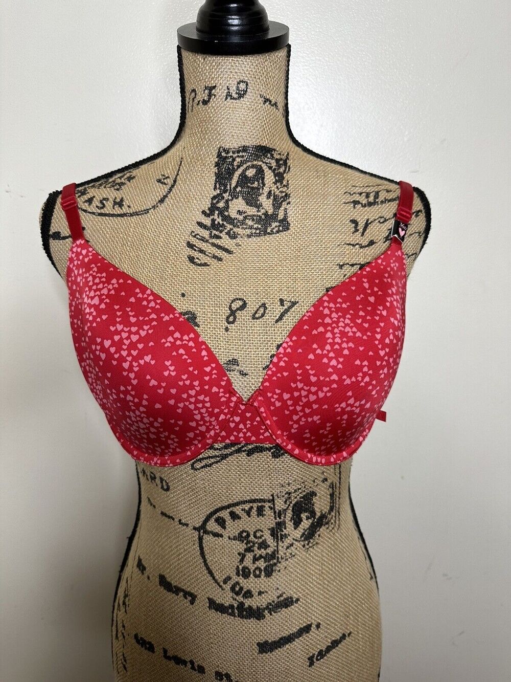 Victorias Secret Red Heart Pattern Tee Lightly Lined Demi Bra Size 36D Pad